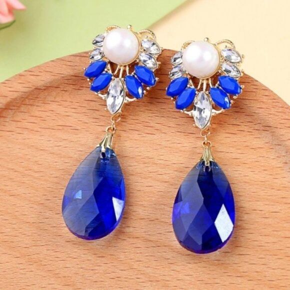 Sapphire Blue Crystal Rhinestone Pearl Vintage Gold Dangle Statement Earrings - Picture 8 of 12